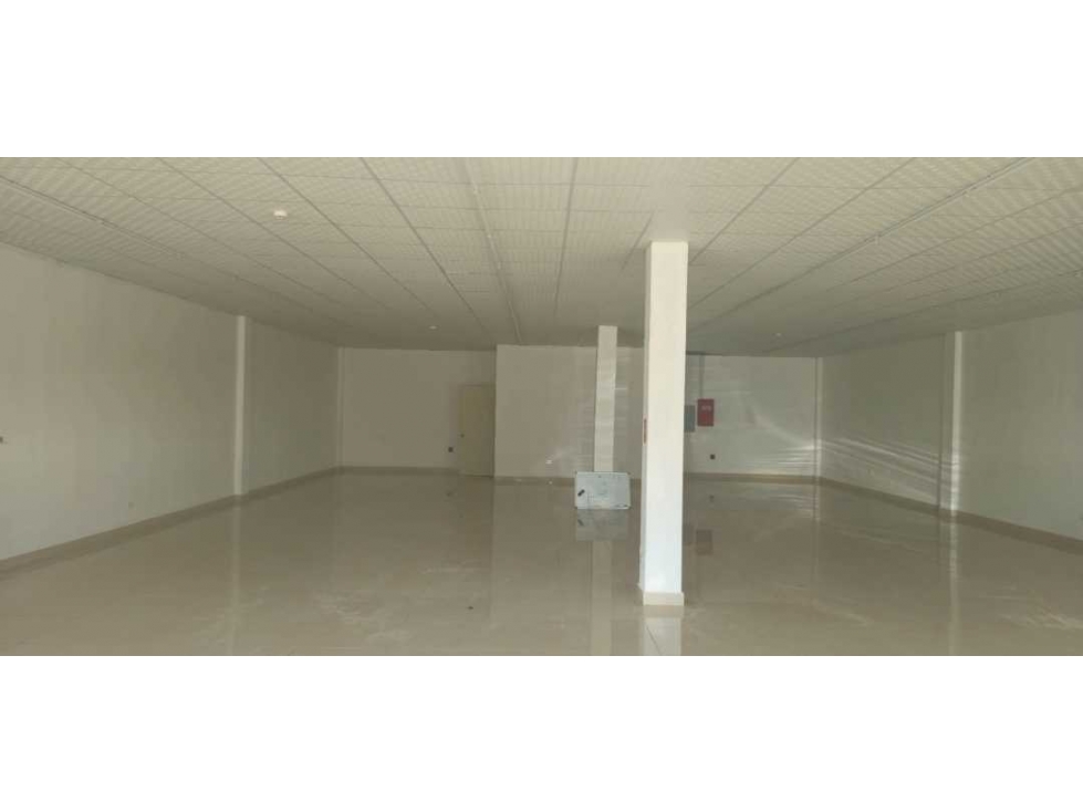 ALQUILO LOCAL COMERCIAL CÉNTRICO DE 220 METROS - 3