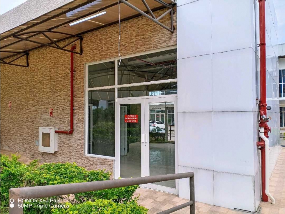 Alquilo local comercial de 56 mtrs, planta baja en Bugaba - 1