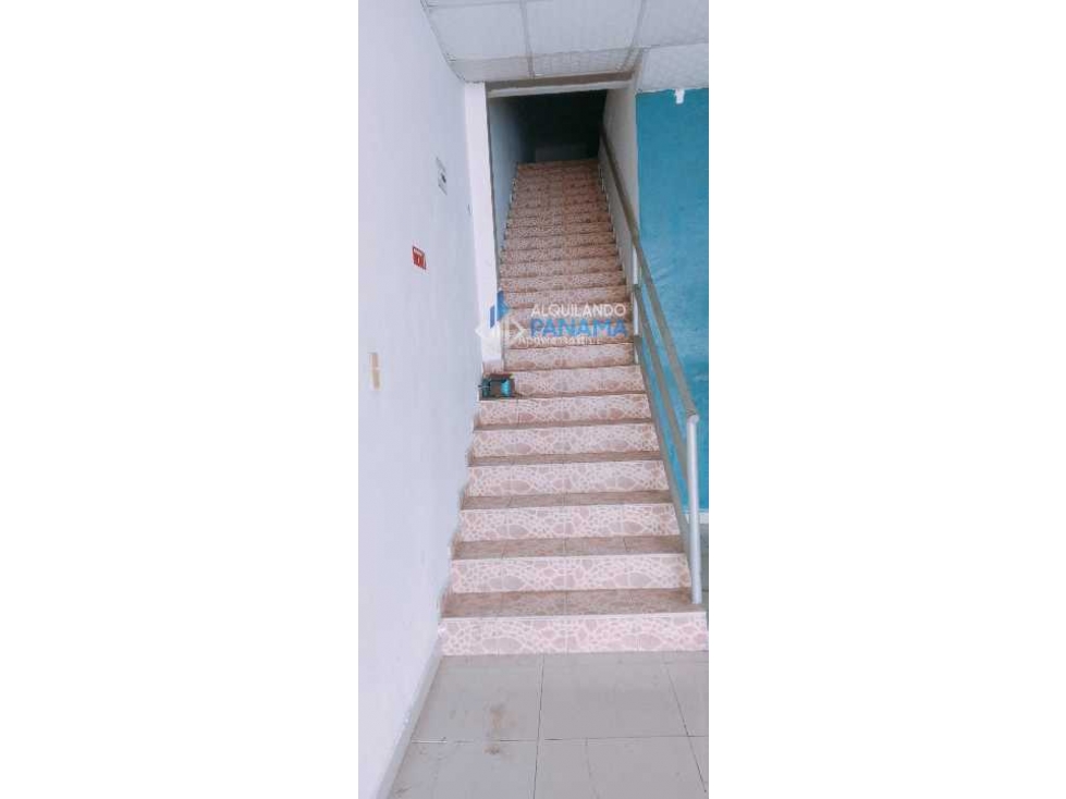 Alquilo local comercial en Doleguita, David, amplio y céntrico — foto 4