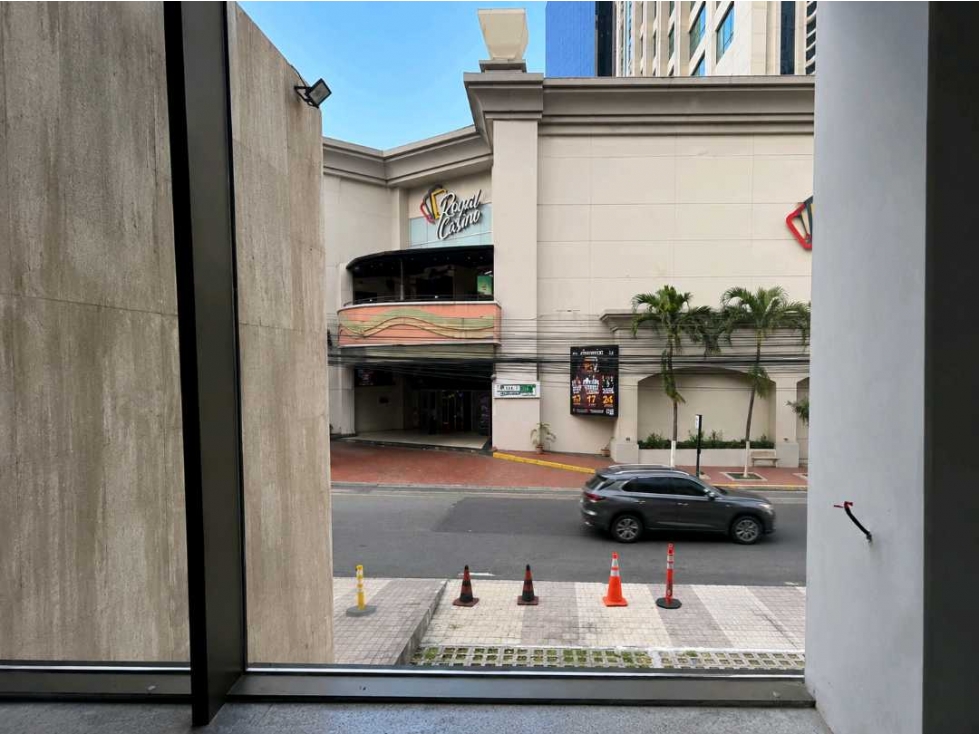 ALQUILO LOCAL COMERCIAL EN OBARRIO 120 MT2 LT. — foto 3
