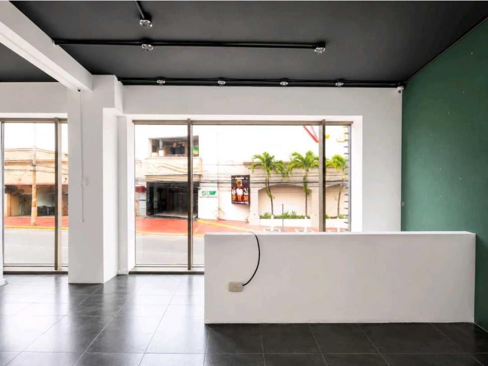 ALQUILO LOCAL COMERCIAL EN OBARRIO 120 MT2 LT.