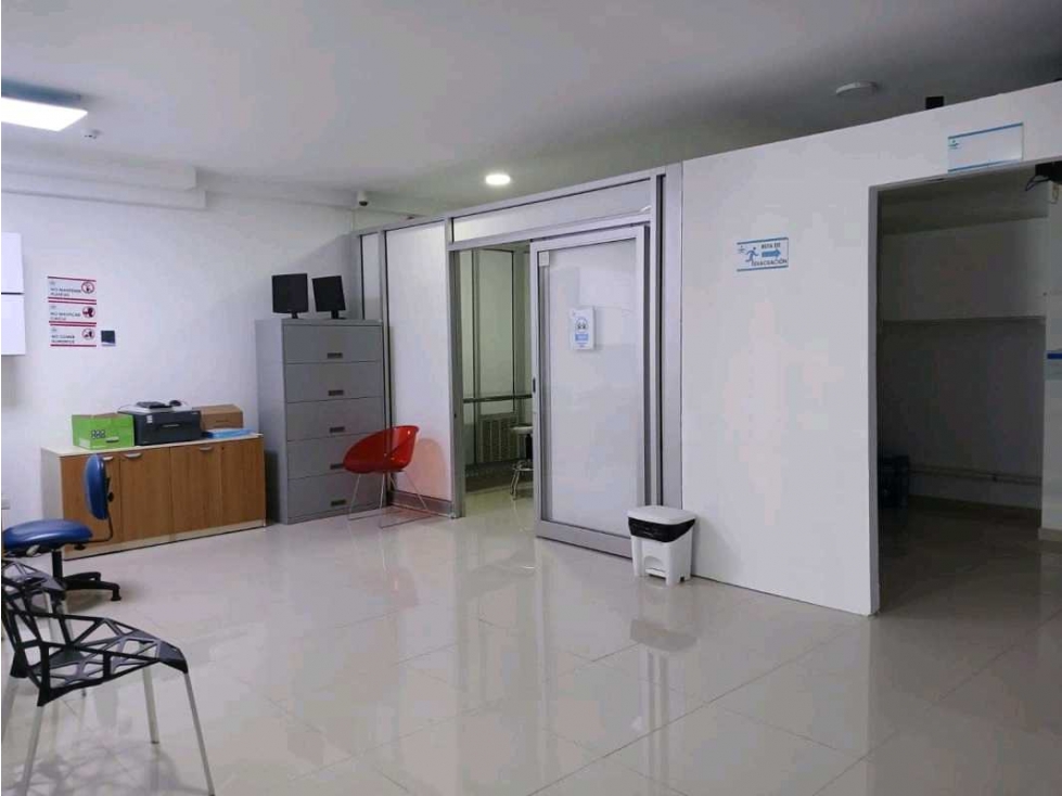ALQUILO LOCAL COMERCIAL EN PLAZA PLANTA BAJA VIA ESPAÑA — foto 5