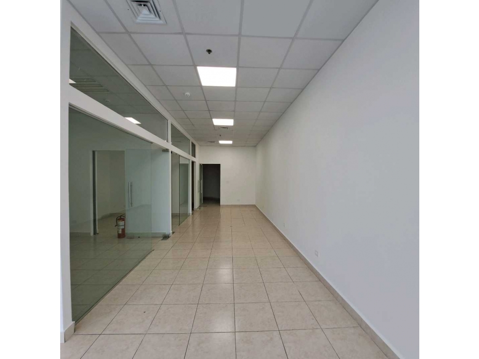 ALQUILO LOCAL COMERCIAL PLAZA COSTA DEL ESTE — foto 3