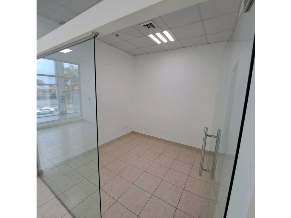ALQUILO LOCAL COMERCIAL PLAZA COSTA DEL ESTE — foto 5