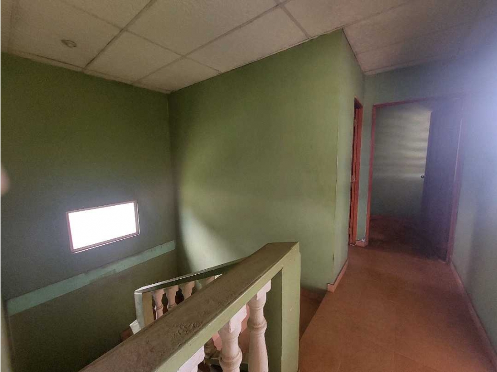Alquilo local comercial, primera planta en La Arena de Chitre. - 4