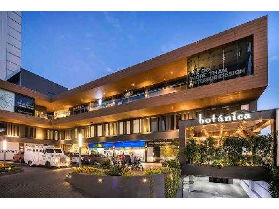 ALQUILO LOCAL COMERCIAL THE PLAZA CINCUENTENARIO 116.9 M2 VV