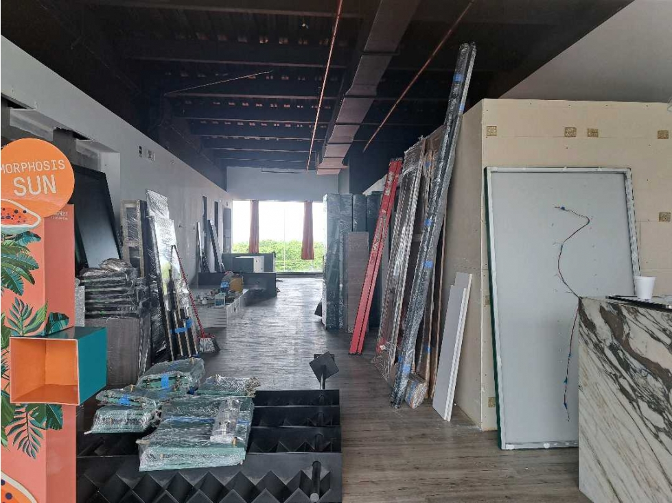 ALQUILO LOCAL COMERCIAL THE PLAZA CINCUENTENARIO 116.9 M2 VV — foto 3