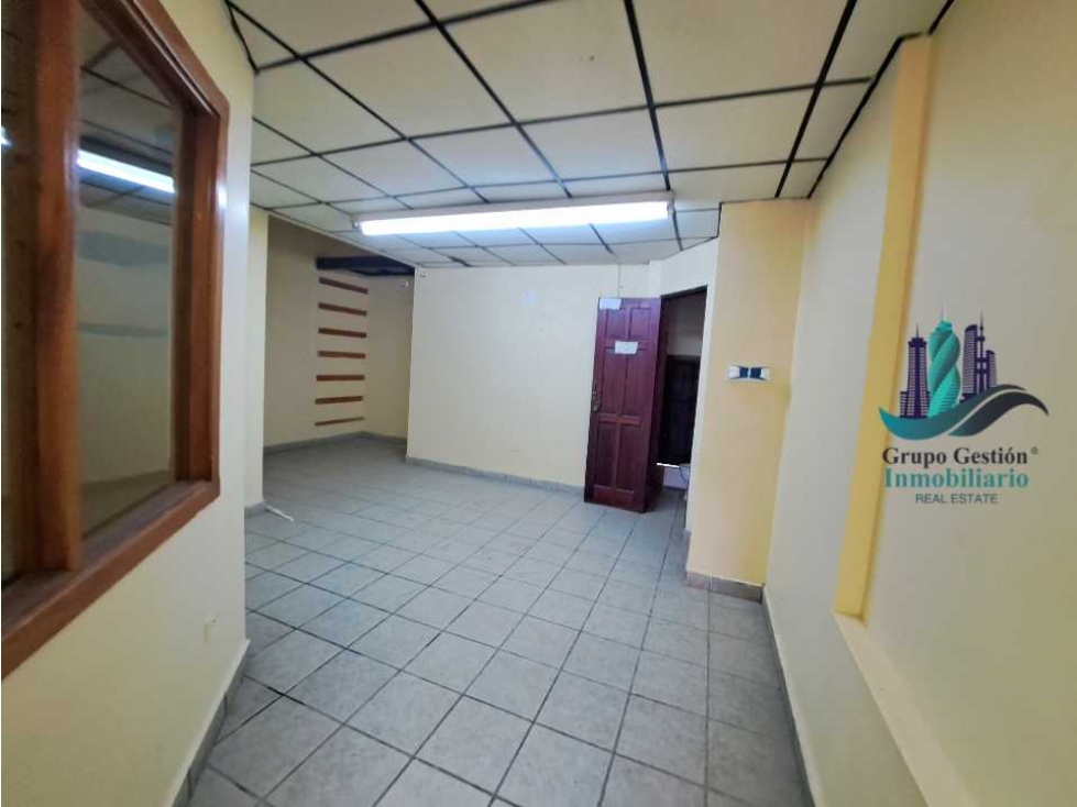 ALQUILO LOCAL CON DIVISIONES DE ESQUINA
