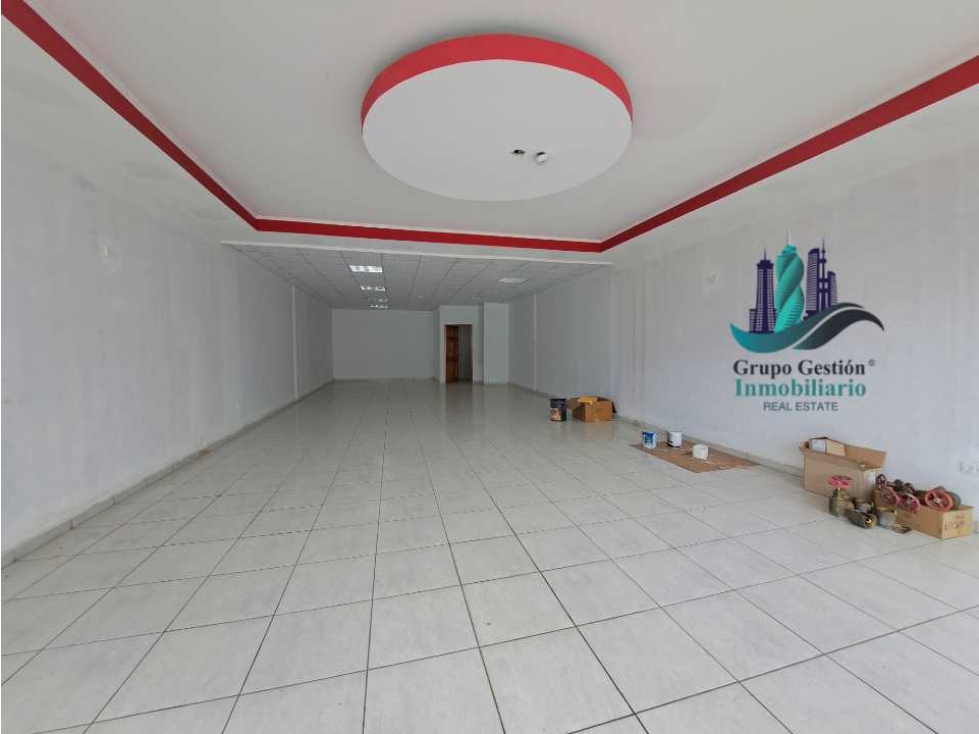 ALQUILO LOCAL DE 148MTS PLAZA COMERCIAL - 6