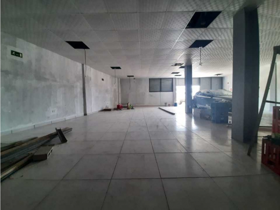 ALQUILO LOCAL EN ARRAIJAN BURUNGA PLAZA 2.000 225MTS - 3