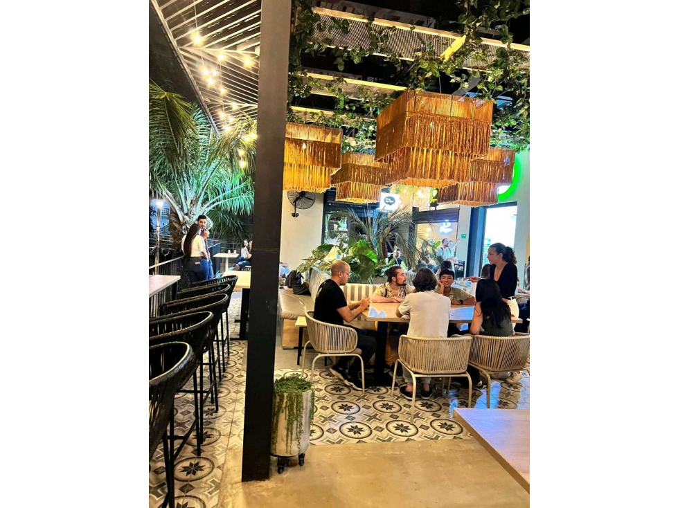 Alquilo local en cali barrio granada plaza food plaza - 1
