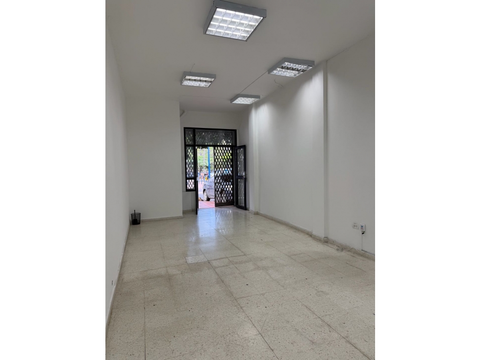 Alquilo Local en Centenario