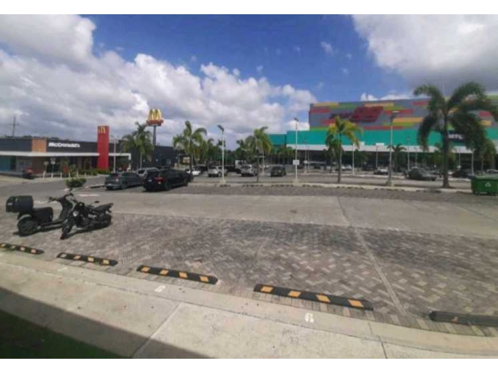 ALQUILO LOCAL EN LA CHORRERA CENTRO COMERCIAL ONDGO 20MTS — foto 2