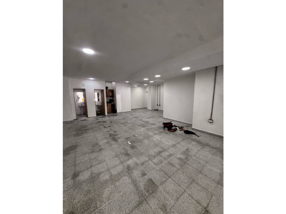 Alquilo local en Medellín para tu empresa — foto 3