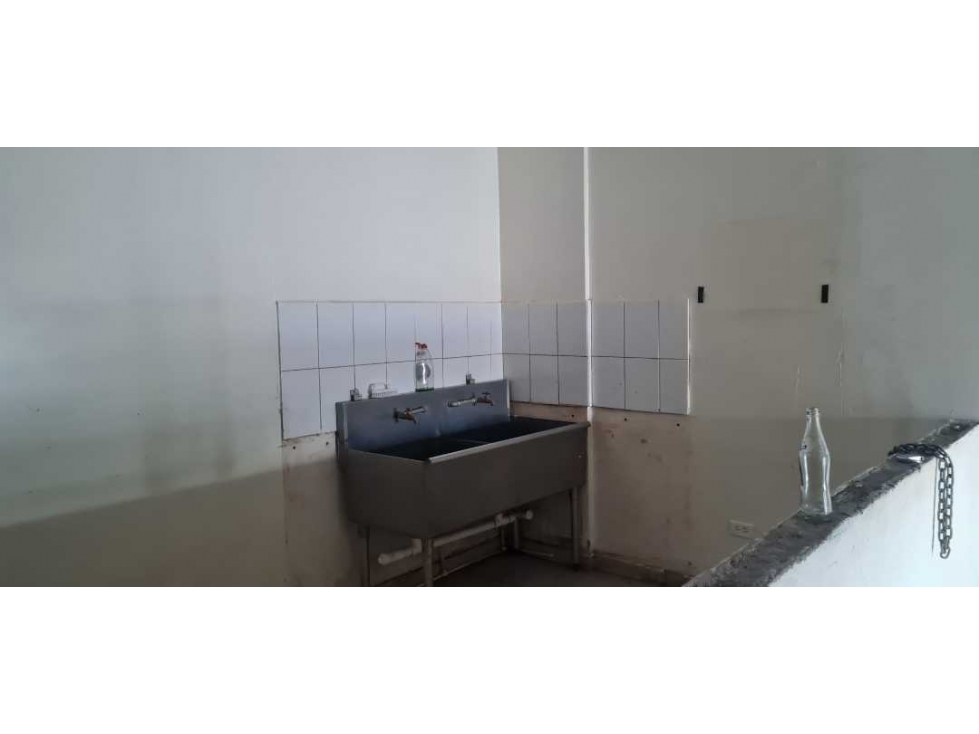 ALQUILO LOCAL EN PH MYSTIC TOWER DE 140 MTS PB $950 - 4