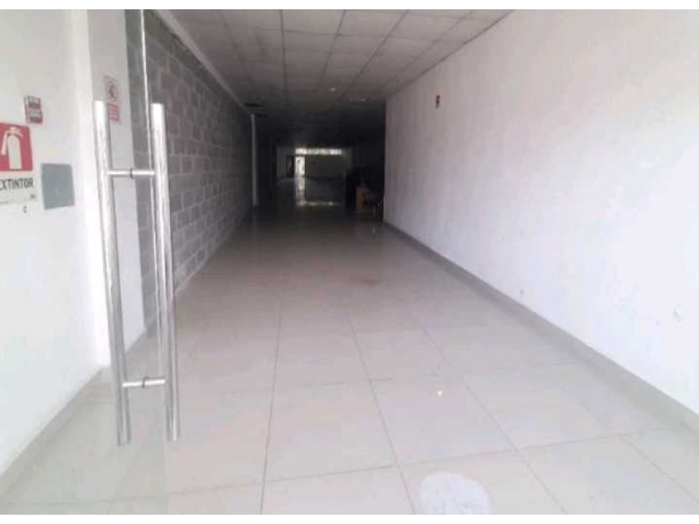 ALQUILO LOCAL EN PLAZA WEST EN ARRAIJAN NUEVO ARRAIJAN 200MTS — foto 3