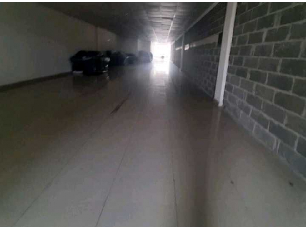 ALQUILO LOCAL EN PLAZA WEST EN ARRAIJAN NUEVO ARRAIJAN 200MTS — foto 4