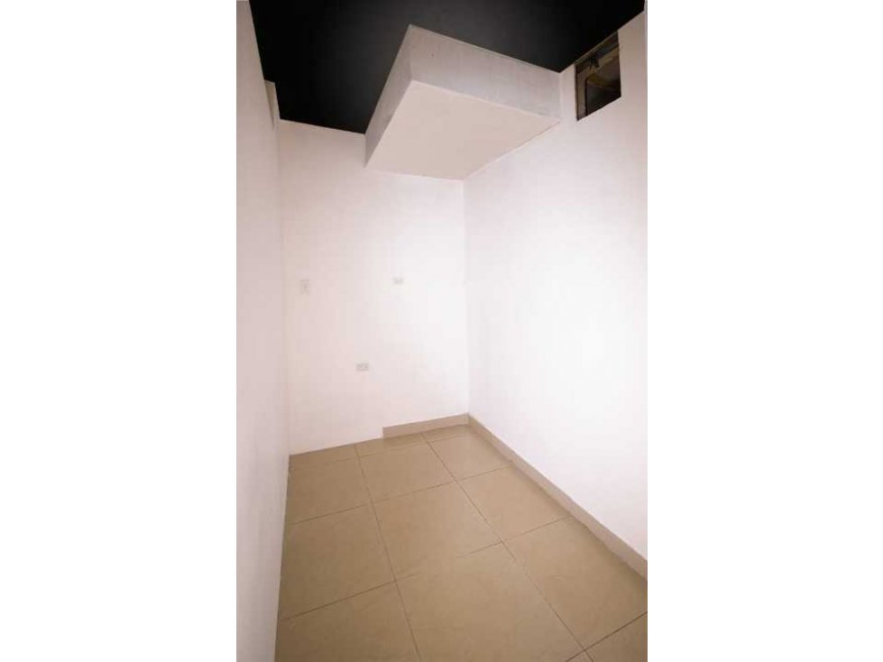 ALQUILO LOCAL P/B DE 1197 MTS EN EL CARMEN $2924 - 5