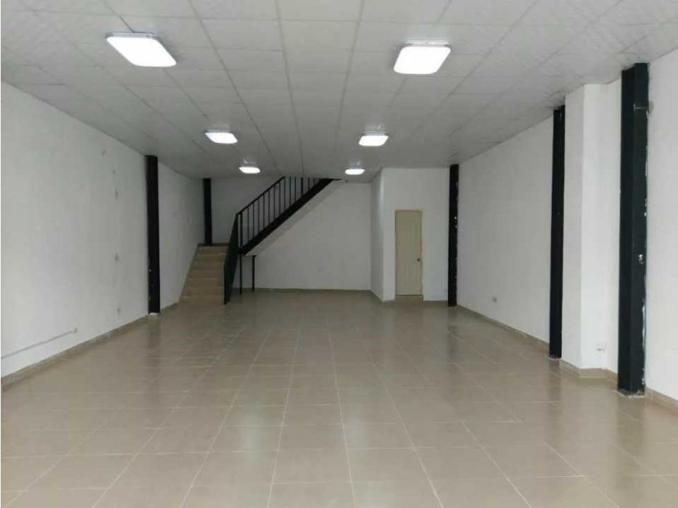 ALQUILO LOCAL PB DE 214 MTS EN LOS PUEBLOS $2950 - 3