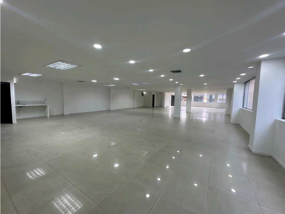 Alquilo Local 309 m² Piso 2 · Sur Cali Barrio Limonar calle 9 con 63 — foto 3