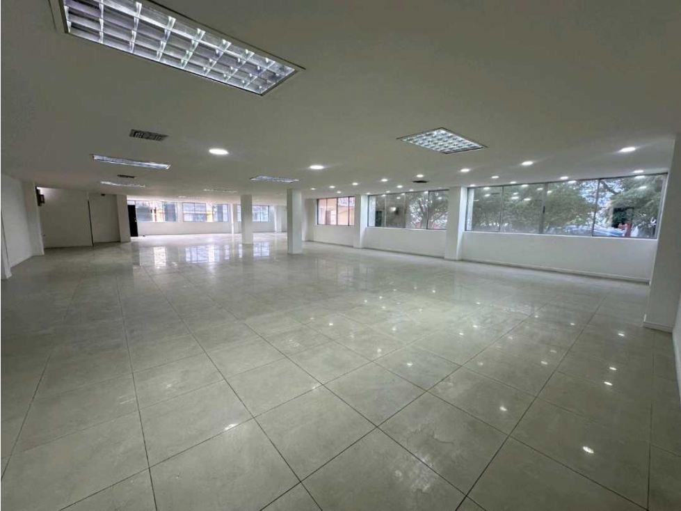 Alquilo Local 309 m² Piso 2 · Sur Cali Barrio Limonar calle 9 con 63 — foto 4