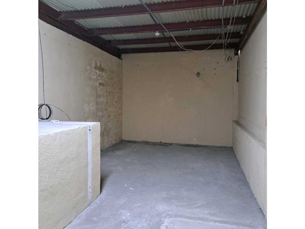 ALQUILO LOCALCOMERCIAL ZONA LIBRE DE COLÓN 250M2 - 4