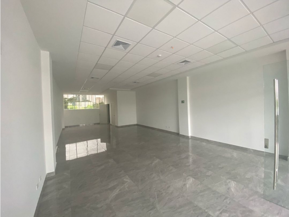 ALQUILO LOCALES COMERCIALES EN VIA ISRAEL SUNSET STRIP MALL 87m2 — foto 4