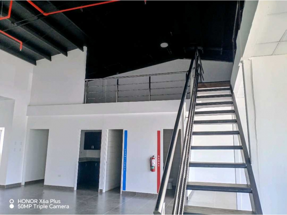 Alquilo modernas oficinas de 196 mtrs en David, cerca Plaza Terronal - 2