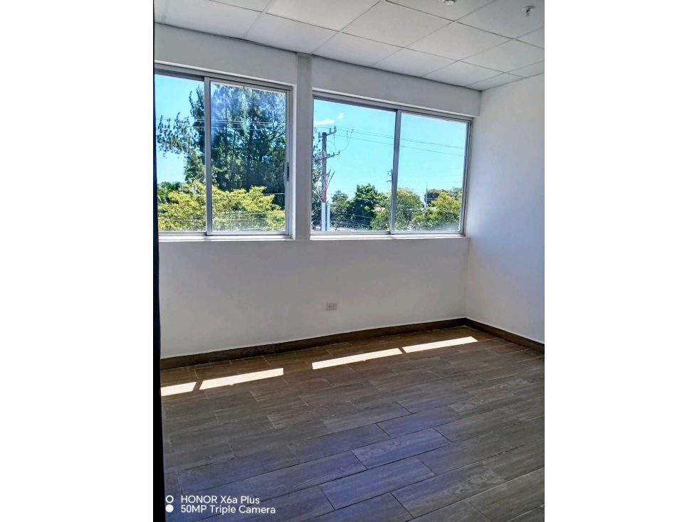 Alquilo modernas oficinas de 196 mtrs en David, cerca Plaza Terronal - 3