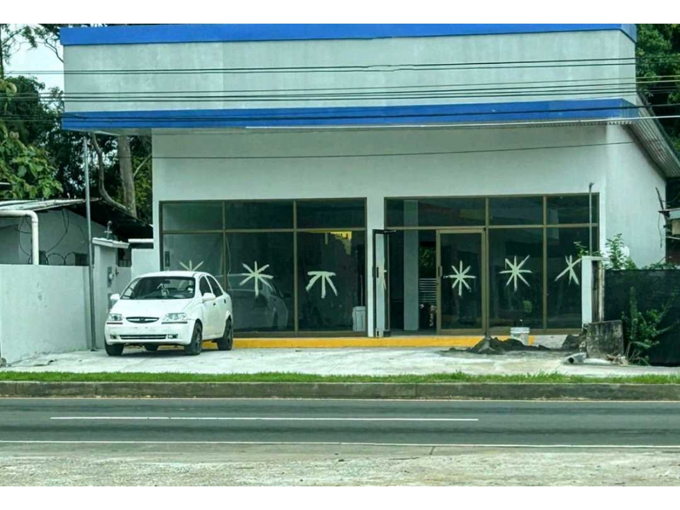 Alquilo o vendo espacioso local comercial en David, muy céntrico - 1