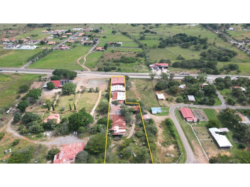 Alquilo o vendo gran Bodega/Galera con terreno en Aguadulce, Coclé - 4