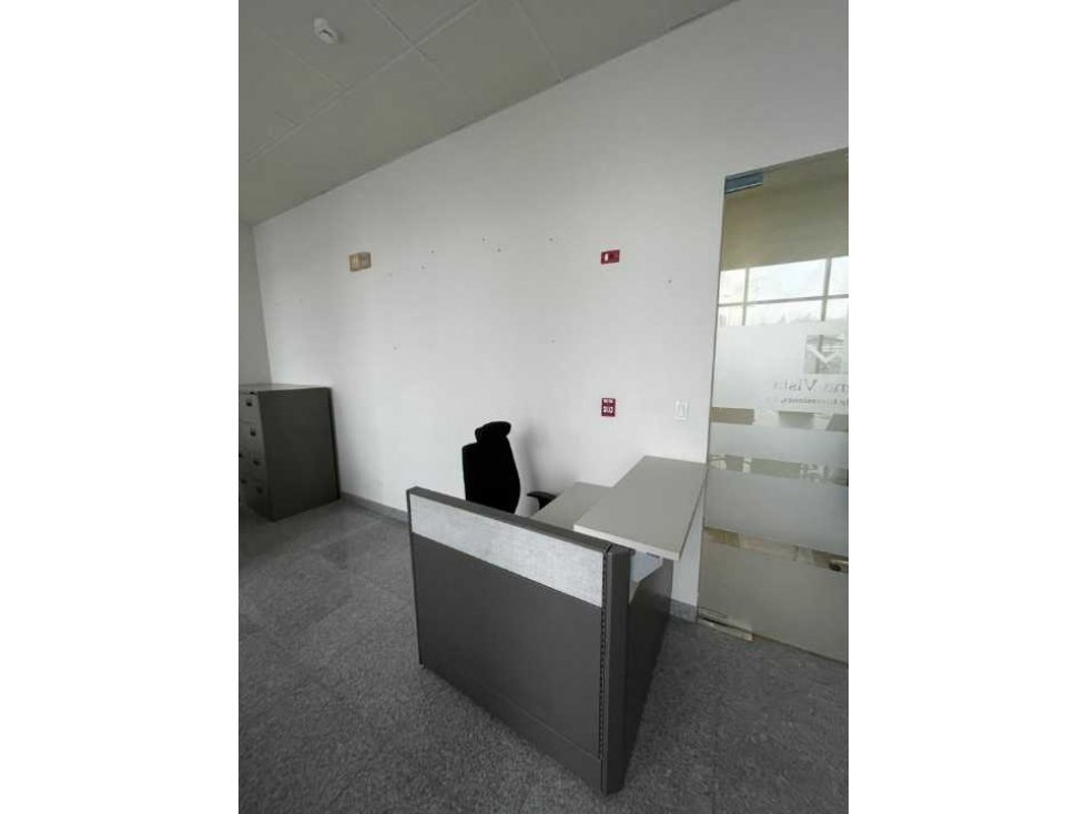 ALQUILER OFICINAAMOBLADA HABITATS AREA BANCARIA 80 M2 MTTO INCLUIDO — foto 5