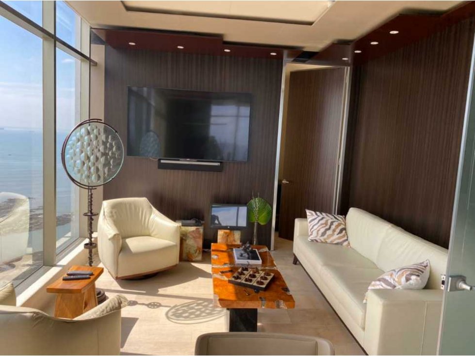 ALQUILER OFICINA AMOBLADA EN TORRE BICSA PISO ALTO 165 M2