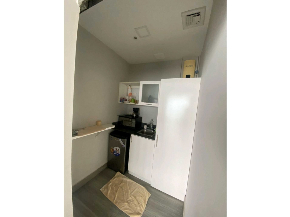 ALQUILO OFICINA AMOBLADA TORRE INTERPLUS AVENIDA BALBOA 123 M2 VV — foto 4