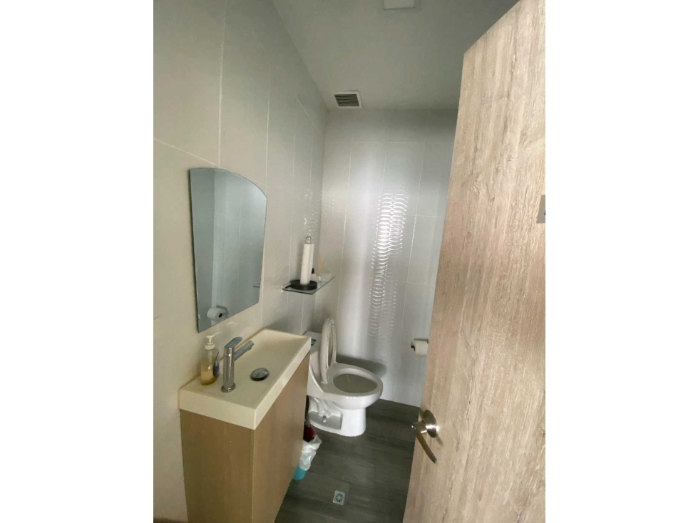 ALQUILO OFICINA AMOBLADA TORRE INTERPLUS AVENIDA BALBOA 123 M2 VV — foto 5
