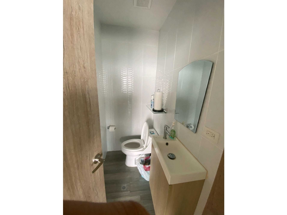 ALQUILO OFICINA AMOBLADA TORRE INTERPLUS AVENIDA BALBOA 123 M2 VV — foto 6