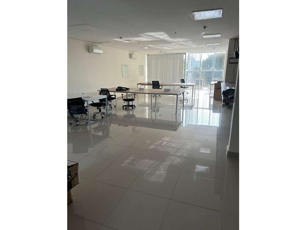 ALQUILO OFICINA DE 215 M2 EN BARRIO HERRERA - 5