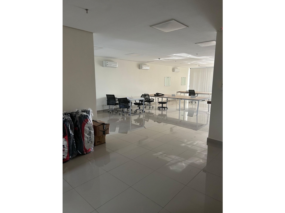 ALQUILO OFICINA DE 215 M2 EN BARRIO HERRERA - 6