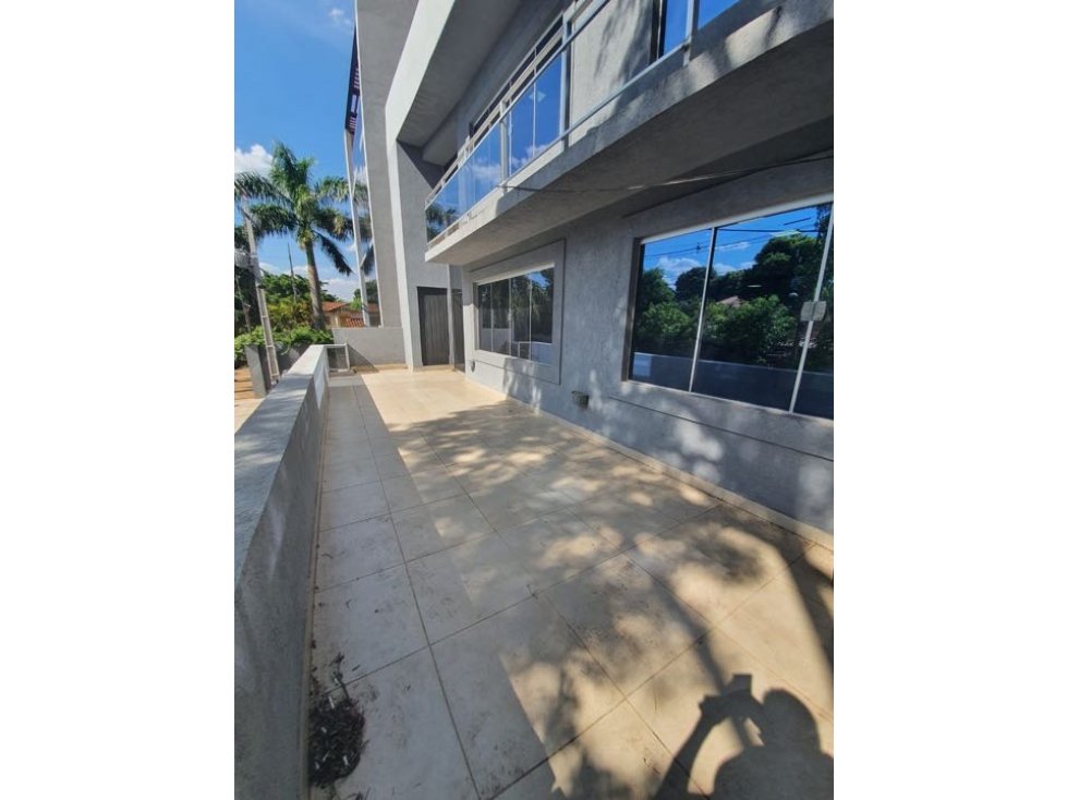 ALQUILO OFICINA DE 215 M2 EN BARRIO HERRERA - 2