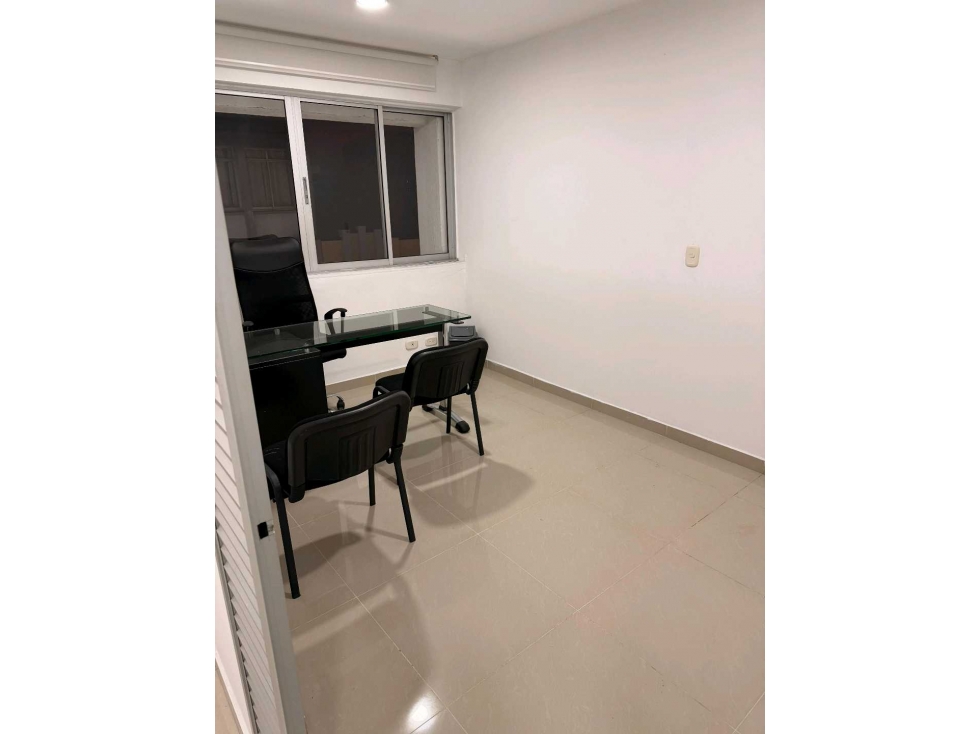 ALQUILO OFICINAS CON MOBILIARIO.. CERCA AL CENTRO DE PEREIRA