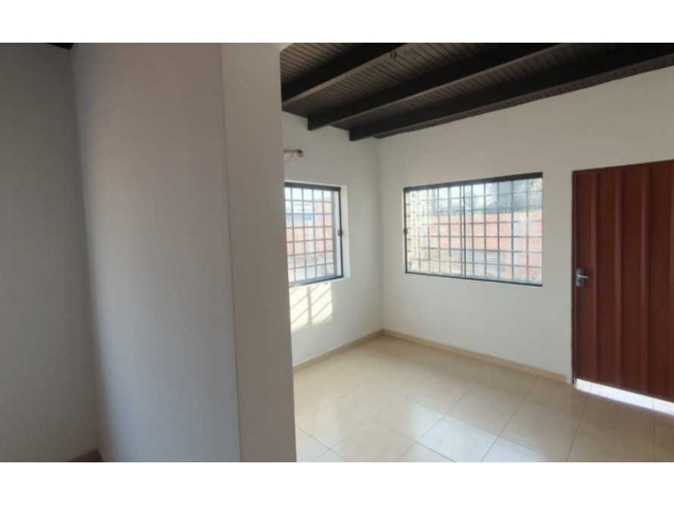 ALQUILO PROPIEDAD IDEAL PARA FABRICA - 1330 m2 - Capiatá - 5