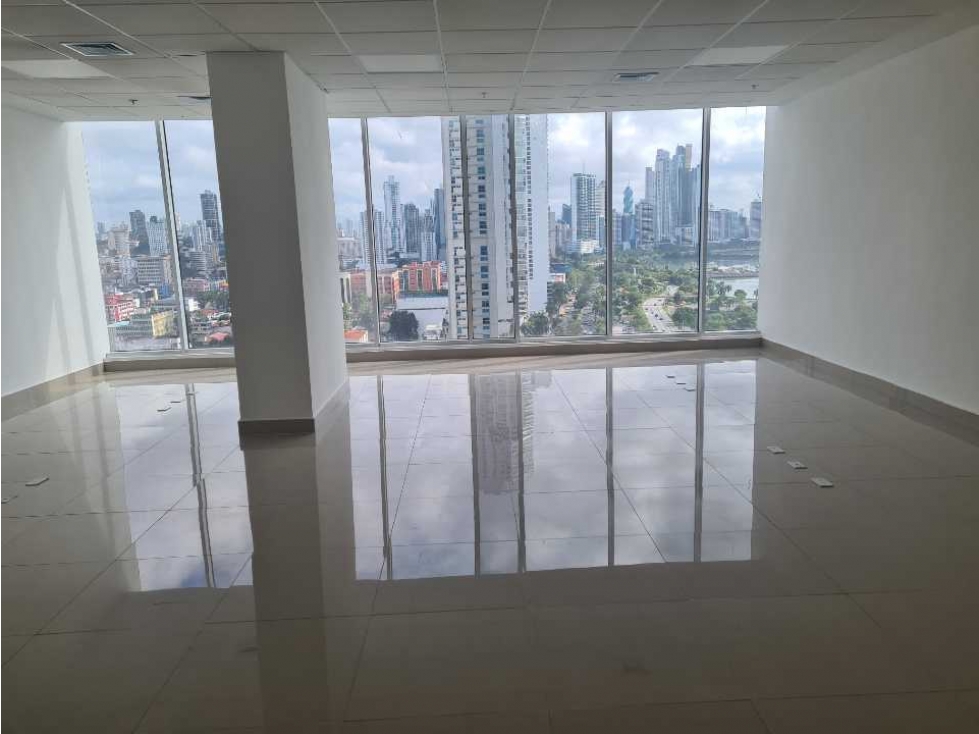 ALQUILO REBAJADA DE OPORTUNIDAD OFICINA EN BALBOA OFFICE CENTER — foto 3