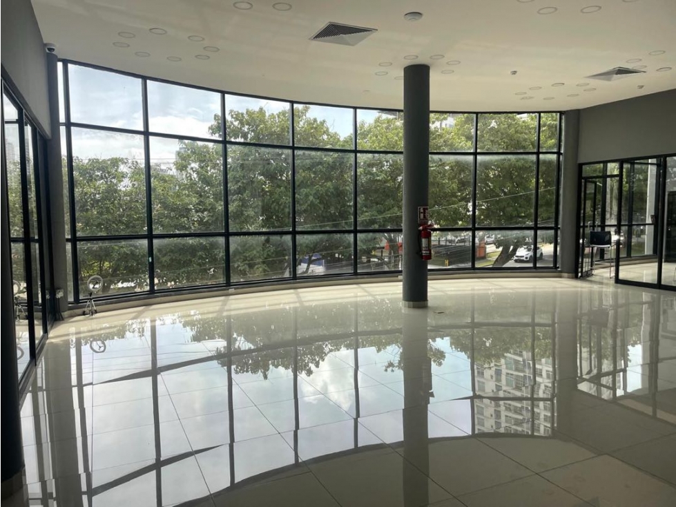 Alquilo vendo edificio comercial en la AV.Ramon Arias, El carmen — foto 2