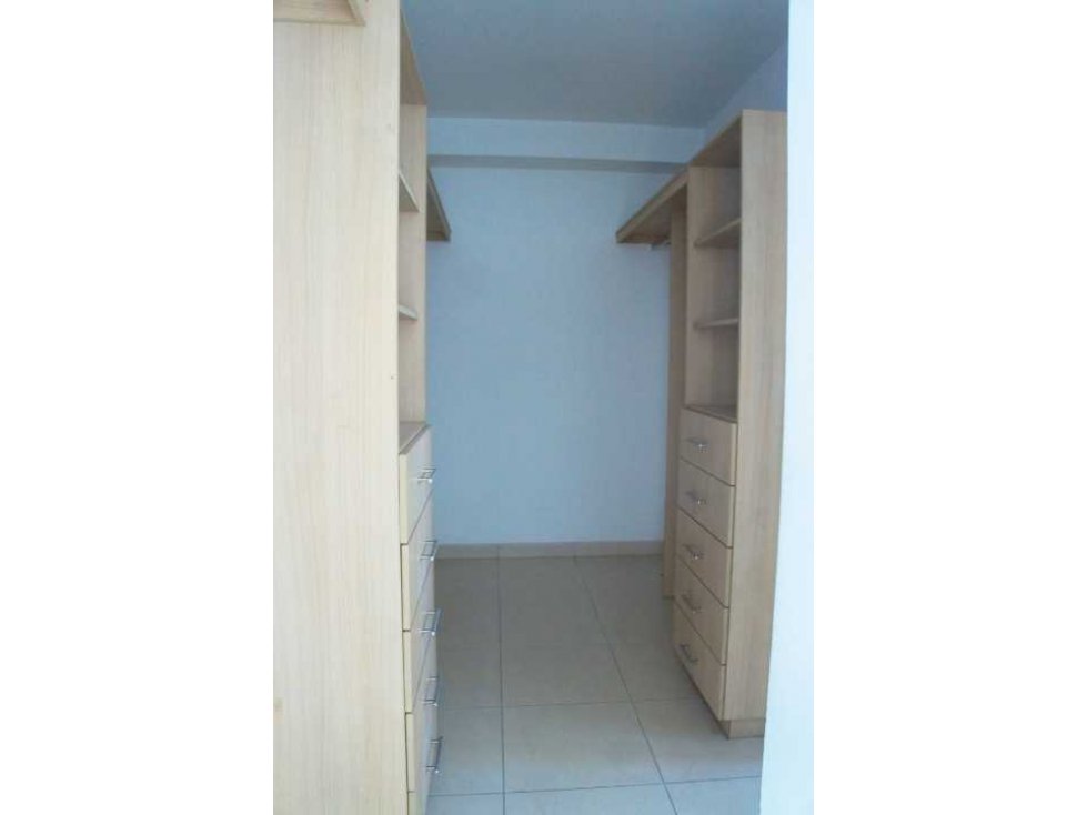 ALQUILO/ VENDO LUJOSO APT MODELO EN EXCLUSIVO PH OASIS ON THE BAY — foto 5