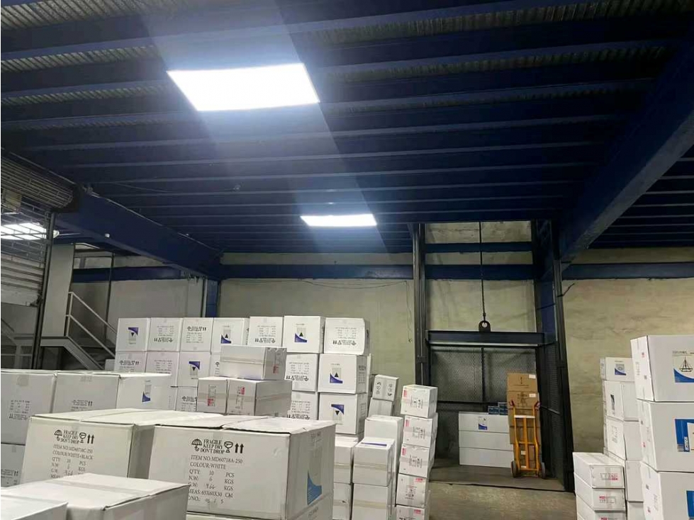 ALQUILER Y VENTA BODEGA ZONA LIBRE DE COLÓN CON A/A SÚPER PRECIO VV — foto 4