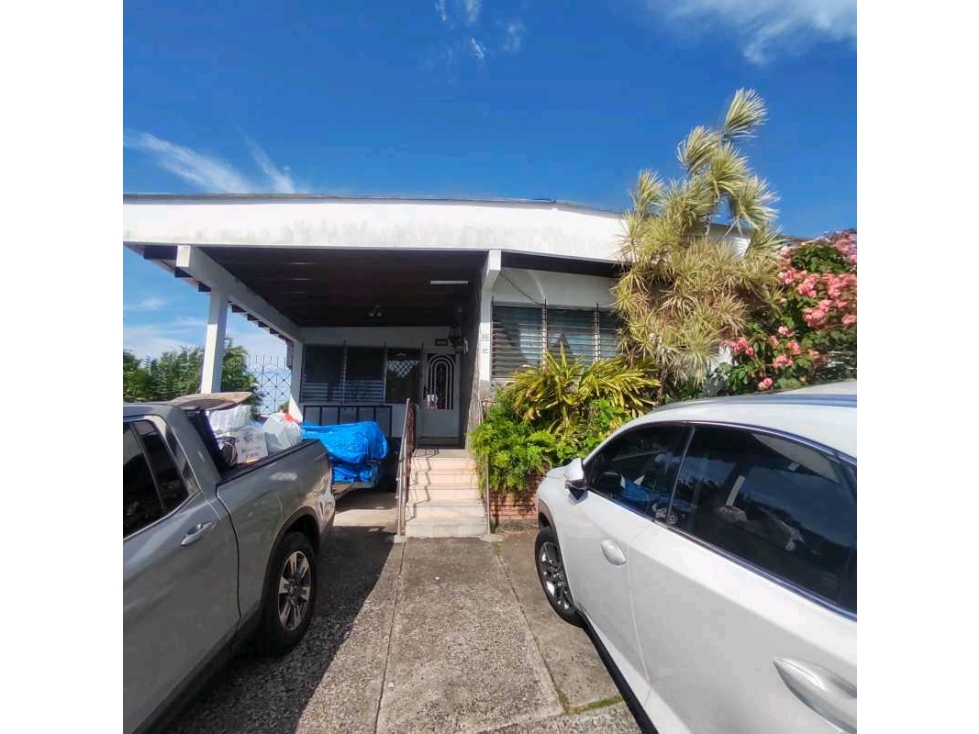 ALQUILO.CASA EN ALTOS DEL DORADO SEMI AMOBLADA 1,800 VV — foto 2