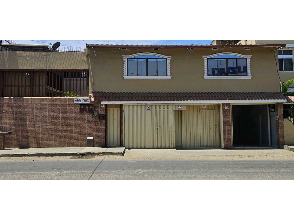 Alquilo. Departamento, planta baja, cerca de solca, 4 dormitorios