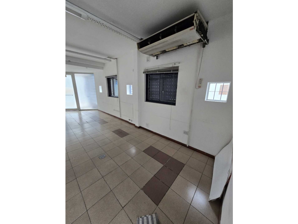 Alta Córdoba! Local con galpón, oficinas y depósito! - 5