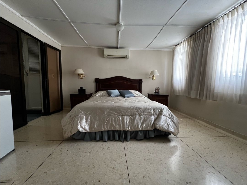 Alto prado Vendo atemporal casa colegio la enseñanza. Biffi