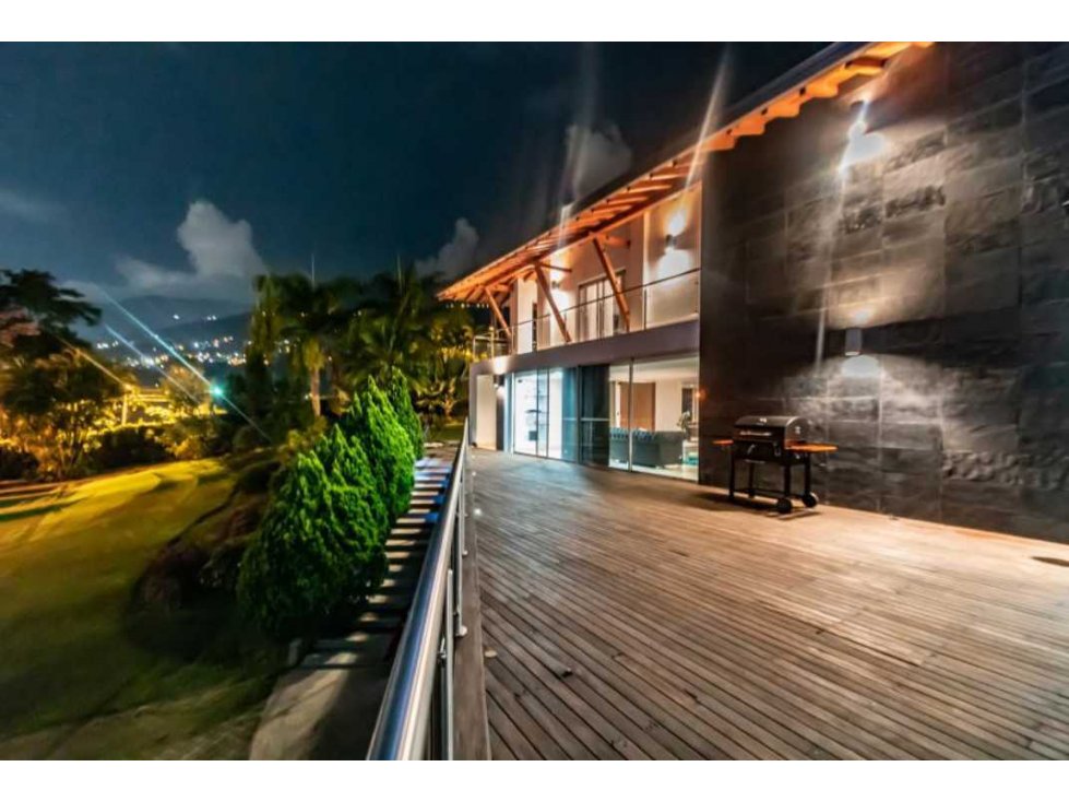 Amoblada Casa Campestre de Lujo Loma del Escobero - Precio por Día - 2